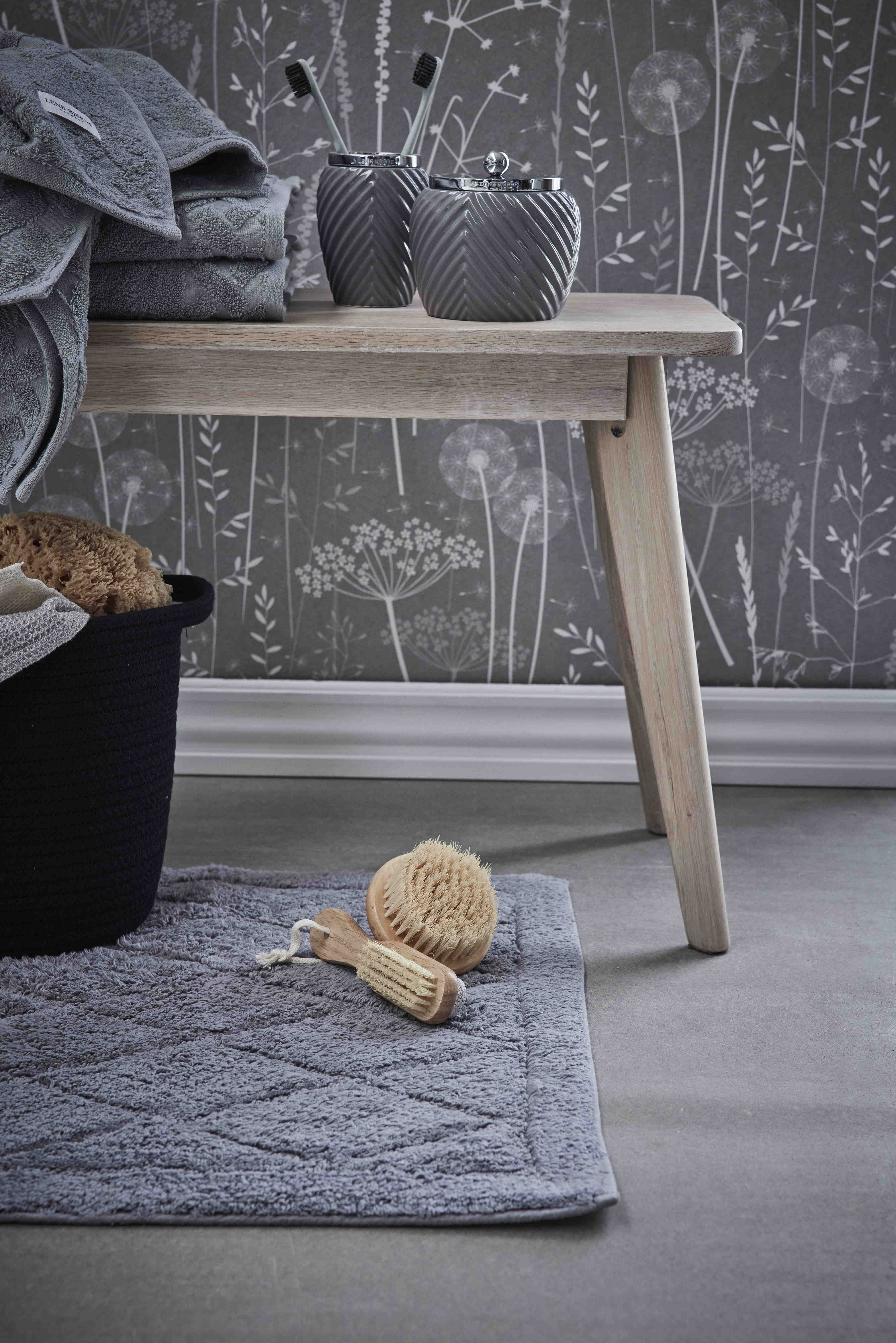SZARY_POJEMNIK_KUBEK_MILDA_DYWANIK_DODATKI_DO_LAZIENKI_LENE_BJERRE_POLSKA_SKLEP_OUTLET_DESIGNBYWOMEN
